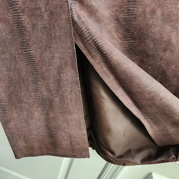 COPY - Snakeskin look leather skirt w slit size 18 - Picture 3 of 10